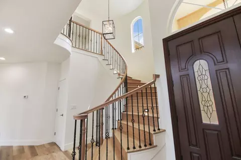 Entry Way - 5501 Rogers St, Davis, CA 95618 photo 7 of 11