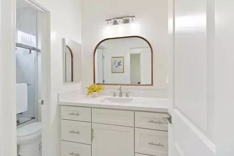 Bath - 5501 Rogers St, Davis, CA 95618 photo 6 of 8