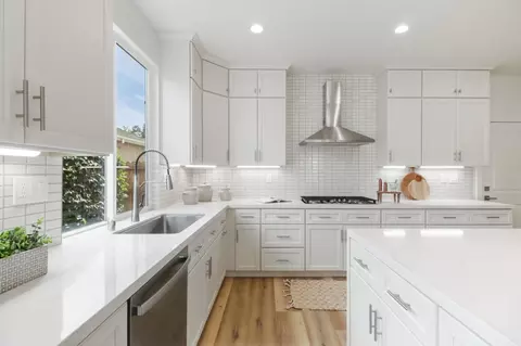 Kitchen - 5501 Rogers St, Davis, CA 95618 photo 5 of 8