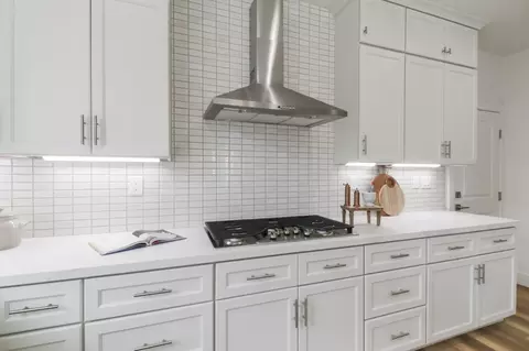 Kitchen - 5501 Rogers St, Davis, CA 95618 photo 6 of 8