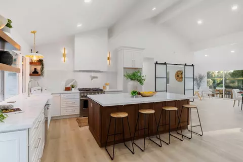 Kitchen - 1161 Jacob Ln, Carmichael, CA 95608 photo 9 of 10
