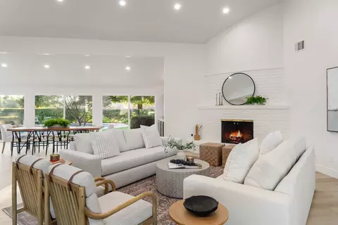 Living - 1161 Jacob Ln, Carmichael, CA 95608 photo 2 of 4