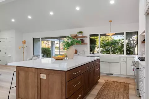 Kitchen - 1161 Jacob Ln, Carmichael, CA 95608 photo 4 of 10