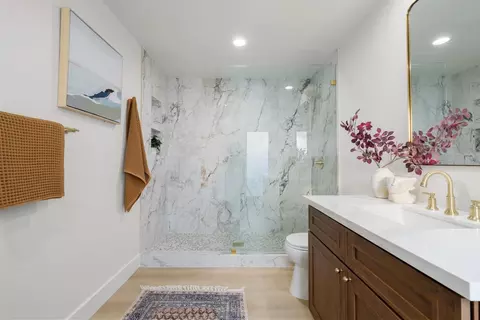 Bath - 1161 Jacob Ln, Carmichael, CA 95608 photo 3 of 6