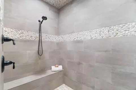 Bath - 1432 Springhaven Way, Lodi, CA 95242 photo 3 of 3