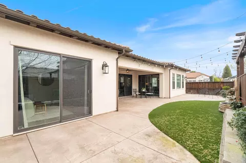 Exterior - 1432 Springhaven Way, Lodi, CA 95242 photo 6 of 6