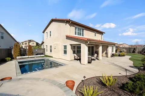 Exterior - 2414 Galloping Trail Ct, Rocklin, CA 95765 photo 5 of 12