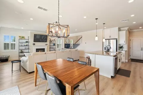 Dining - 2414 Galloping Trail Ct, Rocklin, CA 95765 photo 2 of 3