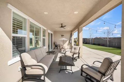 Exterior - 2414 Galloping Trail Ct, Rocklin, CA 95765 photo 4 of 12