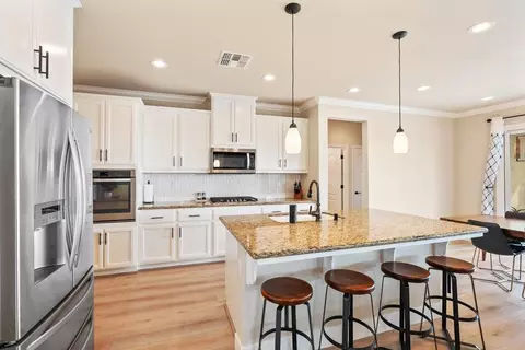 Kitchen - 2414 Galloping Trail Ct, Rocklin, CA 95765 photo 2 of 7