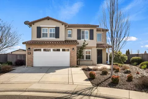 Exterior - 2414 Galloping Trail Ct, Rocklin, CA 95765 photo 3 of 12