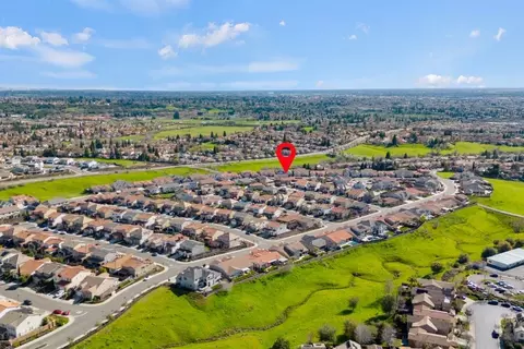 View/Area - 2414 Galloping Trail Ct, Rocklin, CA 95765 photo 6 of 11