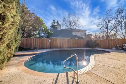 Exterior - 3921 Windrose Pl, Antelope, CA 95843 photo 16 of 22