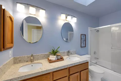 Bath - 3921 Windrose Pl, Antelope, CA 95843 photo 5 of 6