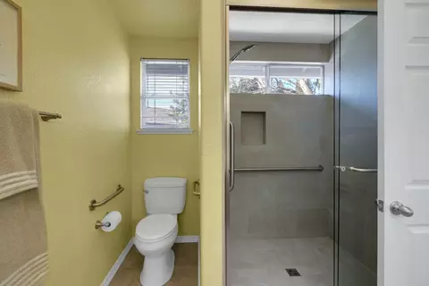 Bath - 3921 Windrose Pl, Antelope, CA 95843 photo 4 of 6