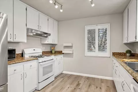 Kitchen - 2333 Davis Ct, Placerville, CA 95667 photo 2 of 2