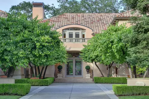Exterior - 1918 Cenacle Ln, Carmichael, CA 95608 photo 10 of 32