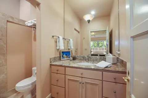 Bath - 1918 Cenacle Ln, Carmichael, CA 95608 photo 9 of 11