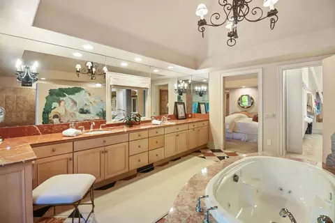 Bath - 1918 Cenacle Ln, Carmichael, CA 95608 photo 2 of 11