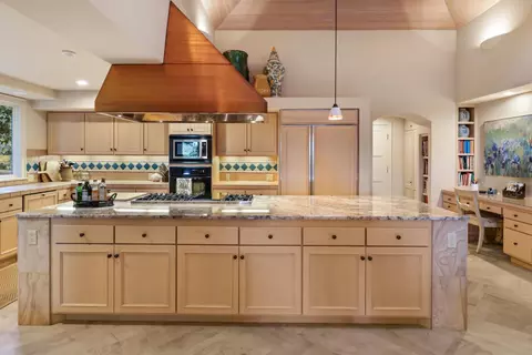 Kitchen - 1918 Cenacle Ln, Carmichael, CA 95608 photo 2 of 6