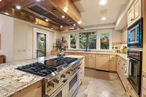 Kitchen - 1918 Cenacle Ln, Carmichael, CA 95608 photo 5 of 6