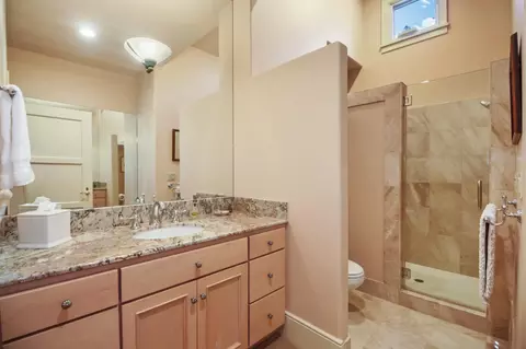 Bath - 1918 Cenacle Ln, Carmichael, CA 95608 photo 10 of 11