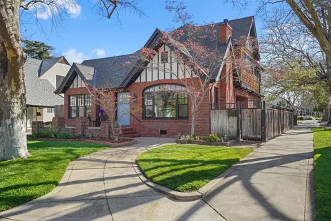 741 36th St, Sacramento, CA 95816