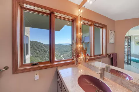 Bath - 19000 Meadowbrook Dr, Pine Grove, CA 95665 photo 3 of 8