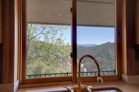 Kitchen - 19000 Meadowbrook Dr, Pine Grove, CA 95665 photo 6 of 7