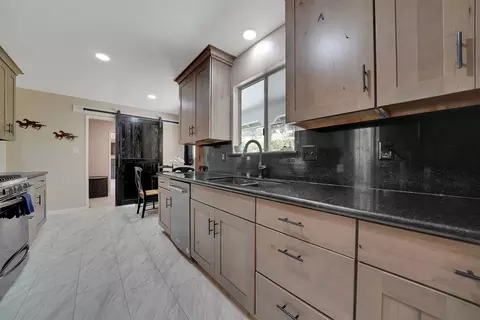 Kitchen - 19840 Meadowood Dr, Jackson, CA 95642 photo 2 of 5
