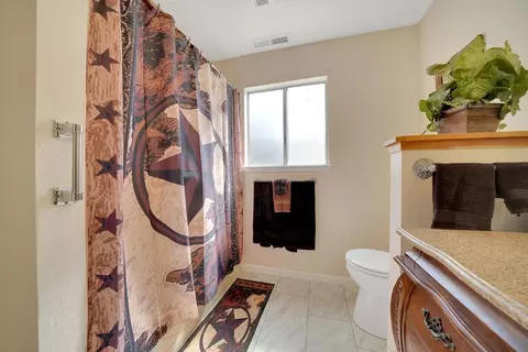 Bath - 19840 Meadowood Dr, Jackson, CA 95642 photo 5 of 5