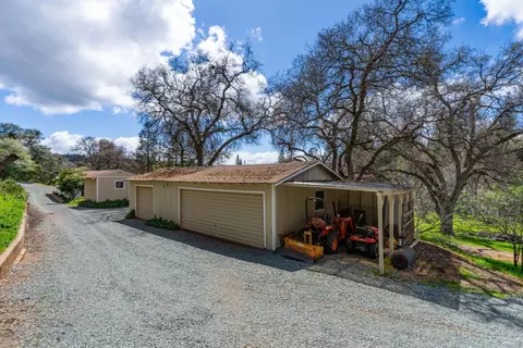 Exterior - 19840 Meadowood Dr, Jackson, CA 95642 photo 13 of 20
