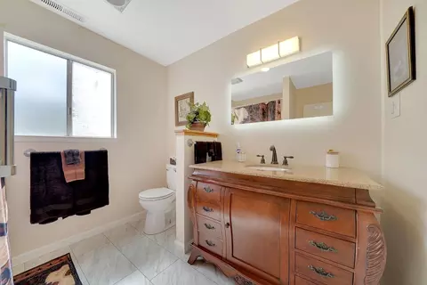 Bath - 19840 Meadowood Dr, Jackson, CA 95642 photo 4 of 5