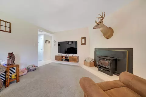 Living - 19840 Meadowood Dr, Jackson, CA 95642 photo 3 of 9