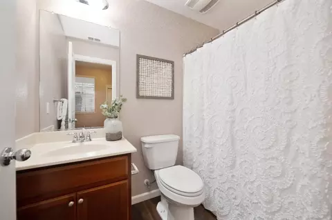 Bath - 3005 Leiper Loop, Lincoln, CA 95648 photo 1 of 3