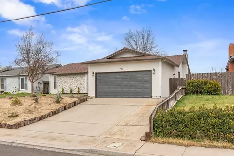 Exterior - 796 E C St, Oakdale, CA 95361 photo 2 of 7