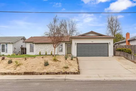 Exterior - 796 E C St, Oakdale, CA 95361 photo 1 of 7