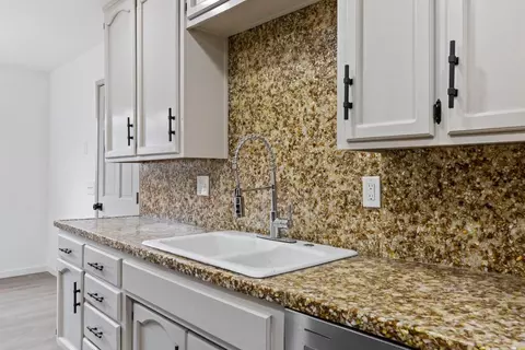 Kitchen - 796 E C St, Oakdale, CA 95361 photo 5 of 5