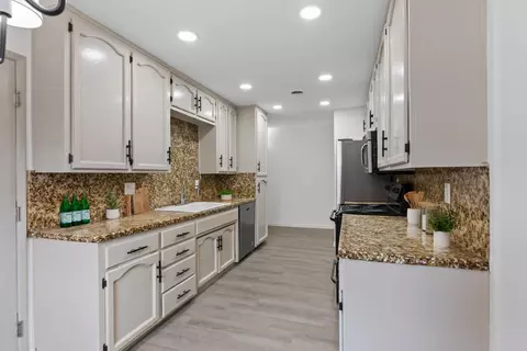 Kitchen - 796 E C St, Oakdale, CA 95361 photo 1 of 5