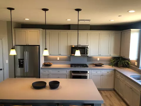 Kitchen - 8752 N Privado Ct, Hilmar, CA 95324 photo 3 of 5