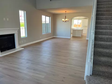 Living - 8752 N Privado Ct, Hilmar, CA 95324 photo 3 of 4