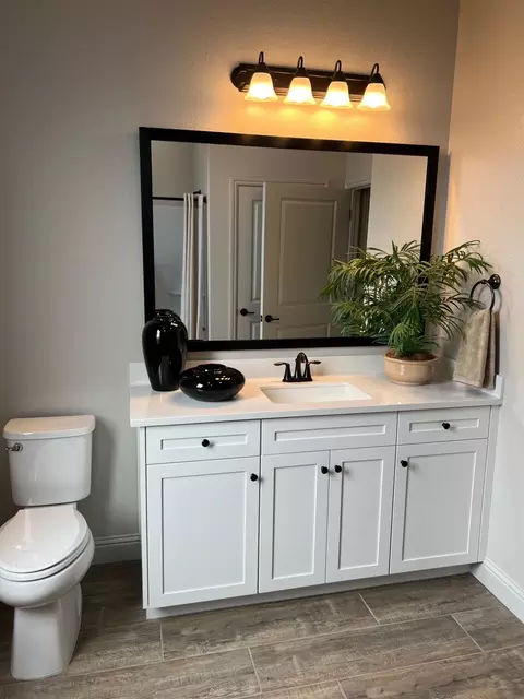 Bath - 8740 N Privado Ct, Hilmar, CA 95324 photo 1 of 6