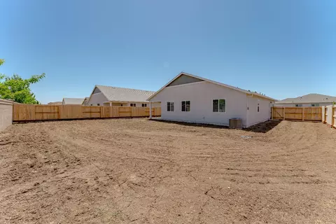 4207 Pittenger Dr, Olivehurst, CA 95961 photo 4