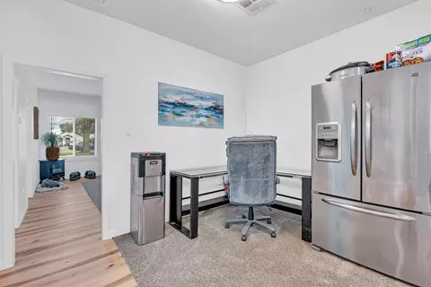 Entry Way - 817 3rd St, Modesto, CA 95351 photo 1 of 2