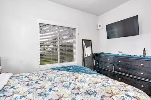 Bedroom - 817 3rd St, Modesto, CA 95351 photo 4 of 4