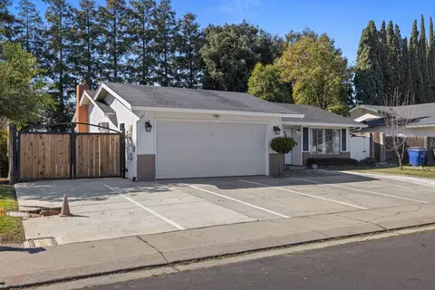 1613 Ortega Dr, Modesto, CA 95355 photo 4