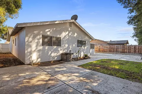 1613 Ortega Dr, Modesto, CA 95355 photo 43