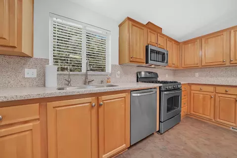 Kitchen - 11084 Upper Previtali Rd, Jackson, CA 95642 photo 5 of 6