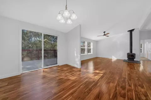Living - 11084 Upper Previtali Rd, Jackson, CA 95642 photo 6 of 7