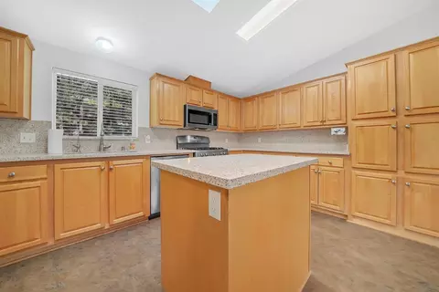 Kitchen - 11084 Upper Previtali Rd, Jackson, CA 95642 photo 6 of 6